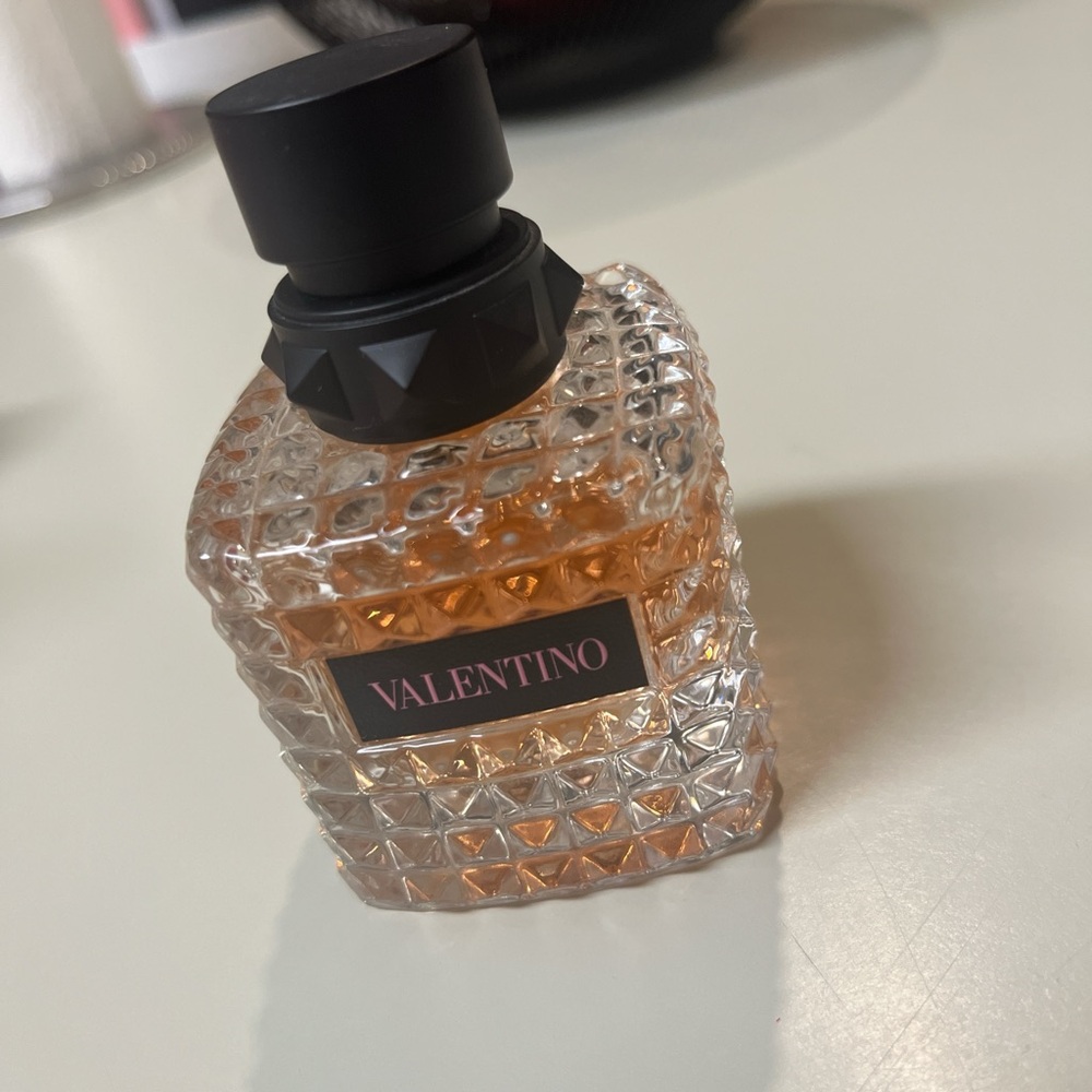 Valentino Born in Roma Perfume